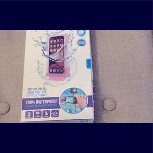 NIB IPHONE WATERPROOF CASE AQUA VAULT 100%WATERPROOF IPHONE CASE, ADJ. STRAP.